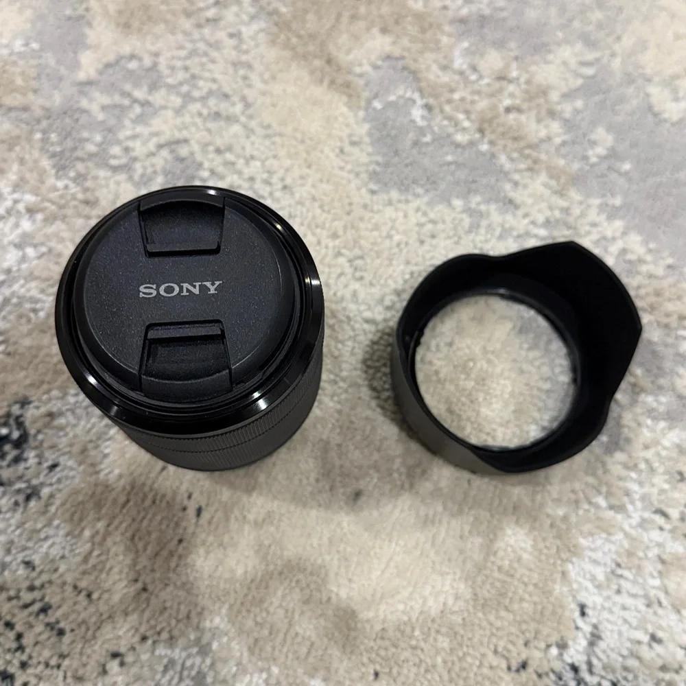 Sony Black Lens with Detachable Hood